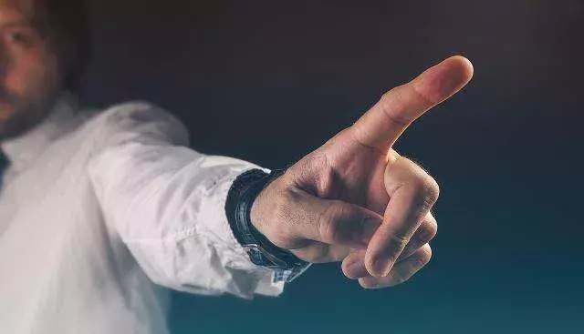 网贷欠款逾期是否上征信?银行借款逾期又该怎么办?