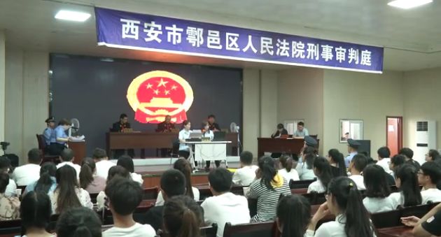 高校老师为还网贷，诈骗学生100多万，终被判刑十四年