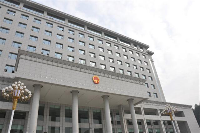 办3张信用卡欠62万不还,男子疯狂透支消费获刑5年