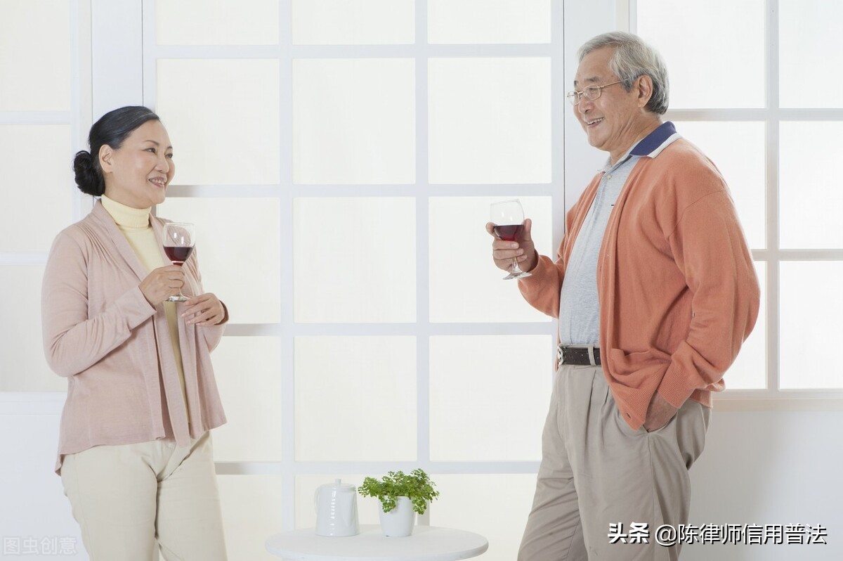 法院新判：多种的信用卡逾期违约金，可不还 多地区法院判决确认