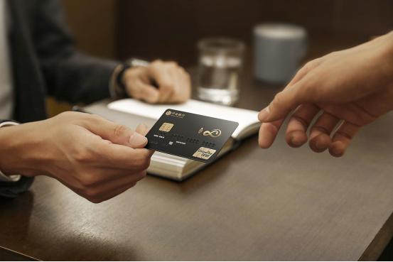 信用卡逾期之前可以和银行去协商吗？
