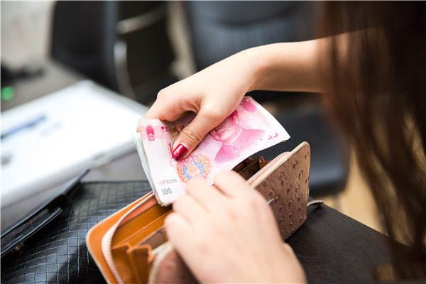 查信用卡逾期记录方法，平时要避免逾期！