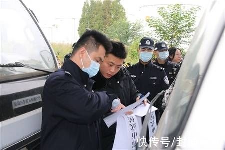 场面壮观！成都某私营环卫公司贷款1200万元逾期未还 上百辆环卫车被强制执行