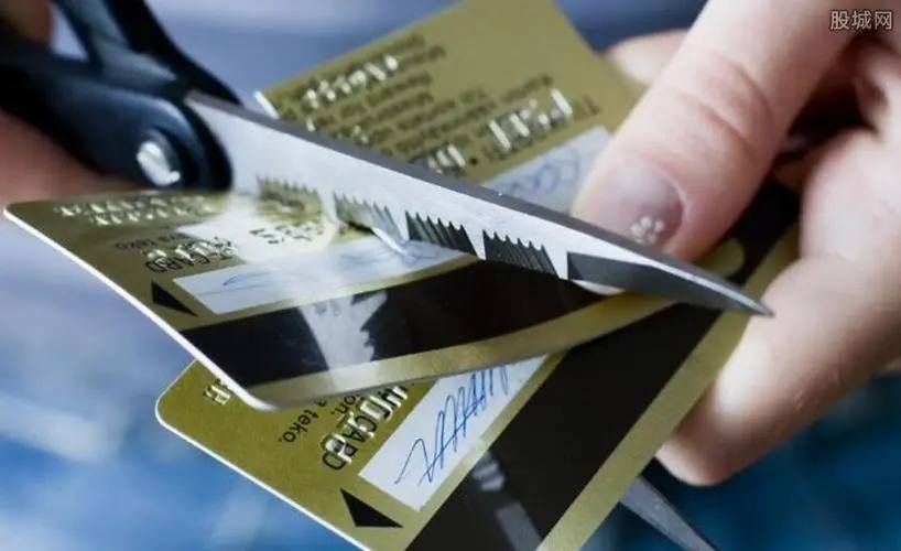 招商信用卡逾期被起诉还可以坐飞机吗 协商还款失败咋处理