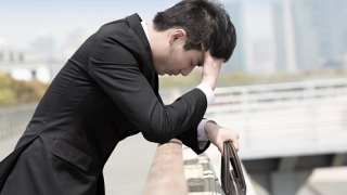 被网贷爆了通讯录，脸都丢尽了，怎么解决催收带来的麻烦？