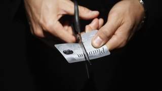 惊！他信用卡逾期，起诉银行竟然获胜了！