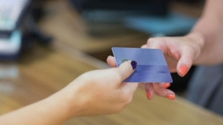 信用卡逾期多久会被起诉 信用卡逾期了怎么处理