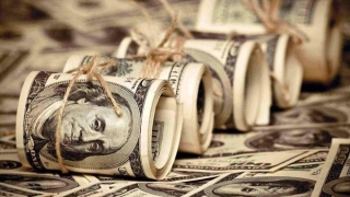 卡神小组来说说：持卡人出现信用卡逾期后怎么样才能继续办卡呢？