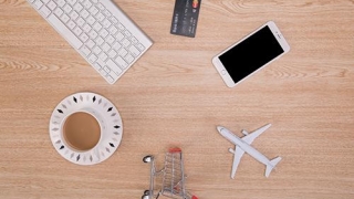 信用卡逾期多久会上征信，信用卡逾期征信记录几年消除