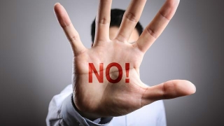 多张信用卡同时逾期，现在电话不敢接，该怎么办？