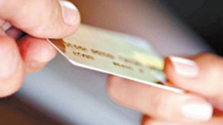 信用卡逾期半年会怎么样，信用卡逾期半年怎么办