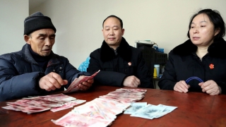 负债累累被三个案件强制执行冻结工资卡，负债人如何面对的